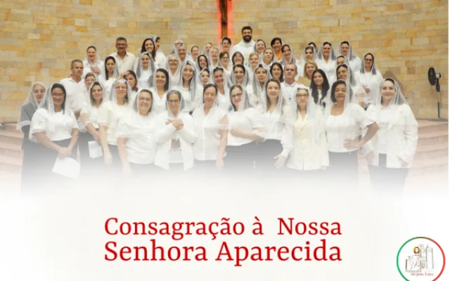 Fiéis se consagram a Nossa Senhora Aparecida 