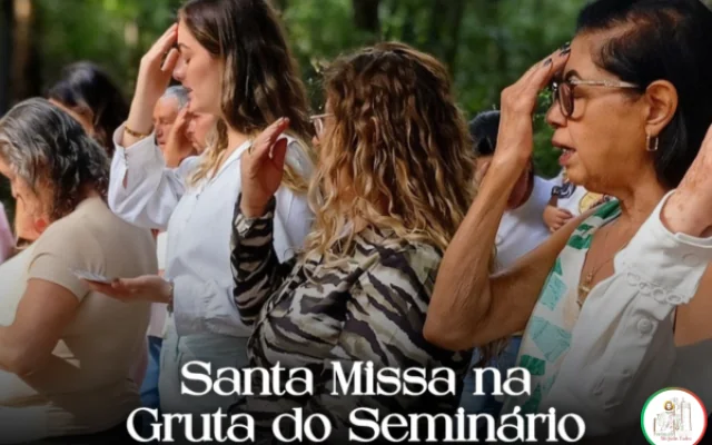 Santa Missa na Gruta do Seminário