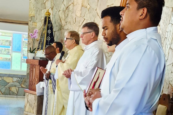 Corpus Christi reúne fiéis em um dia de fé, adoração e testemunho